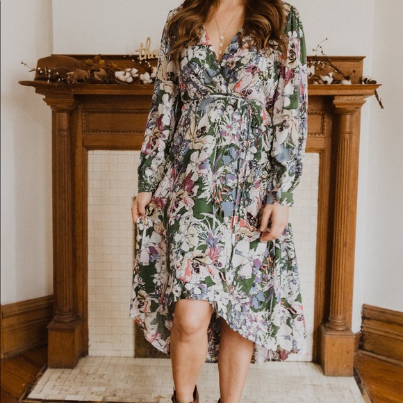 Beautiful floral long sleeve midi wrap dress - Picture 3 of 15